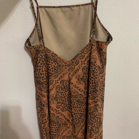 Brown dress - Picture 2 of 3